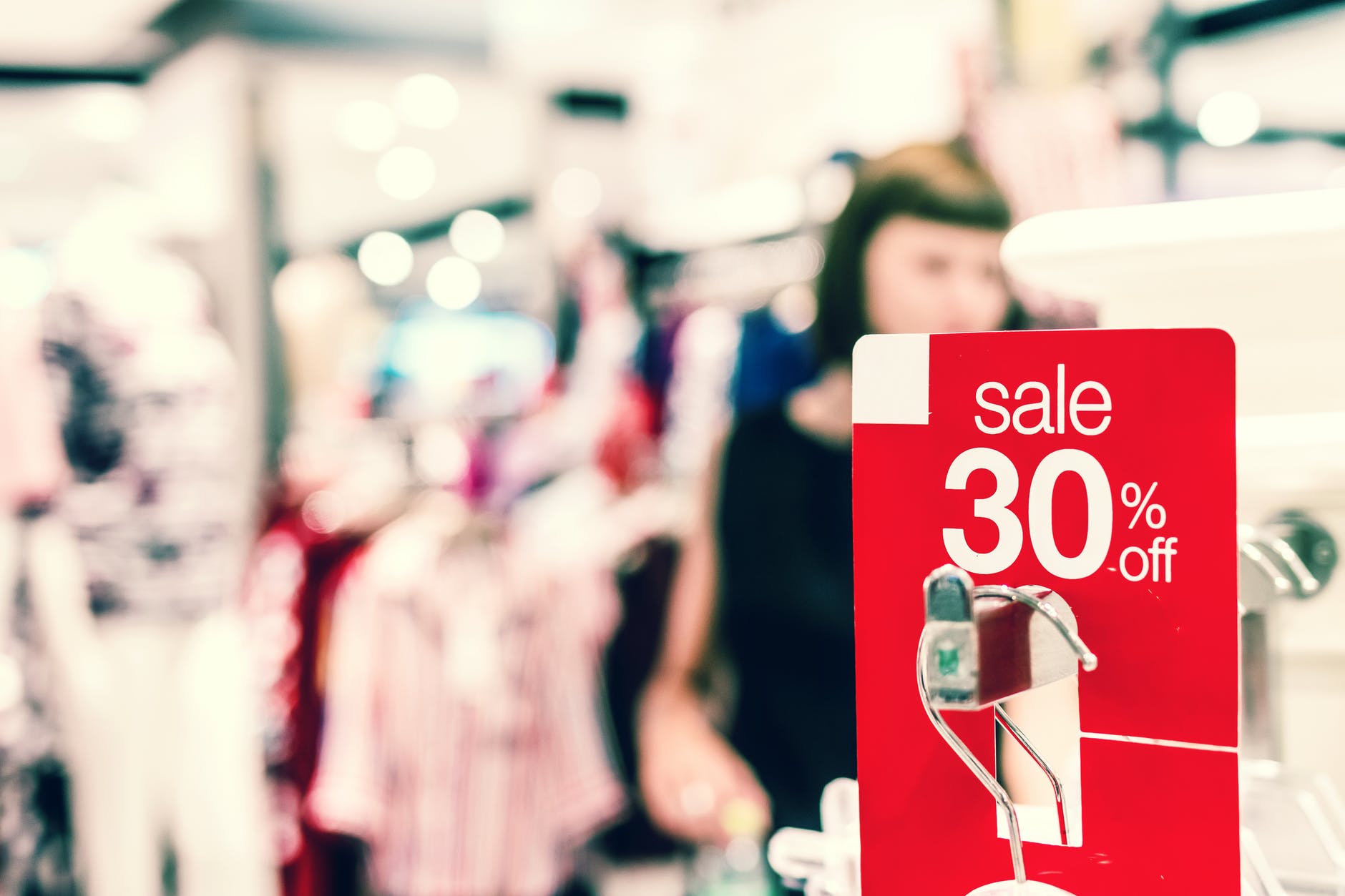 Current Retail Issues Highlight Why Your Business Needs To Be Online Right Now